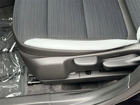 New 2025 Buick Envista Preferred image 22