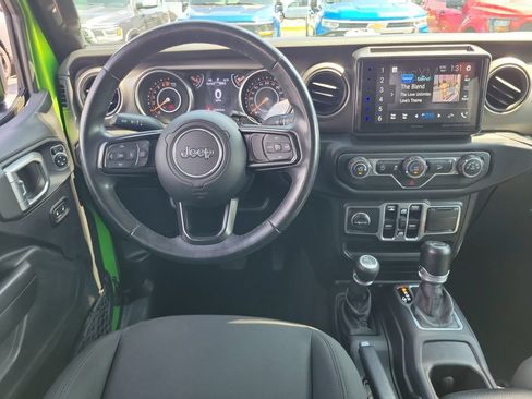 Used 2018 Jeep Wrangler Unlimited Sport S AWD/4WD image 12