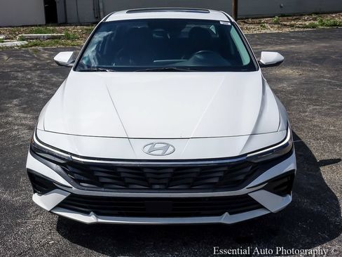 Used 2025 Hyundai Elantra Limited FWD image 6