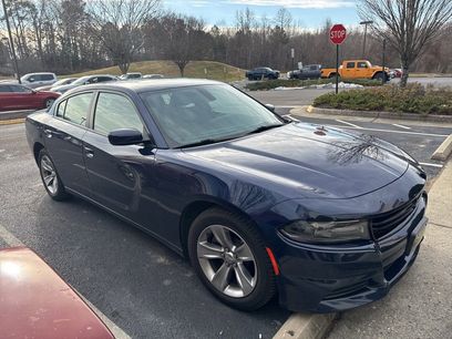 Used 2017 Dodge Charger SXT w/ Navigation & Travel Group