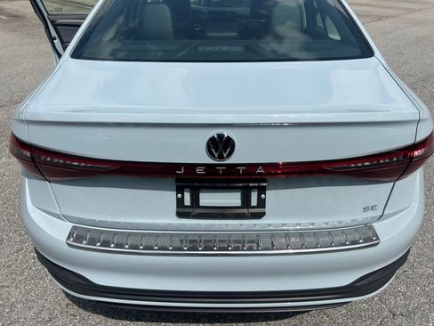 Certified 2026 Volkswagen Jetta SE FWD image 14