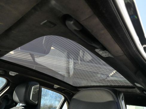 Used 2023 BMW 760i xDrive w/ Executive Package image 32