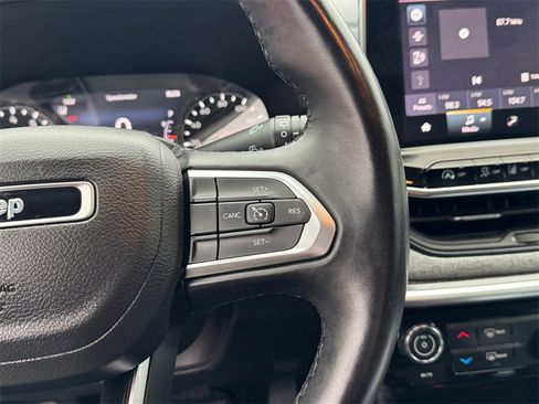 Certified 2022 Jeep Compass Latitude image 16