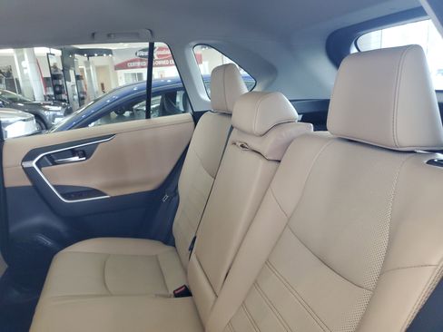 Used 2024 Toyota RAV4 Limited w/ Advanced Technology Package FWD image 9