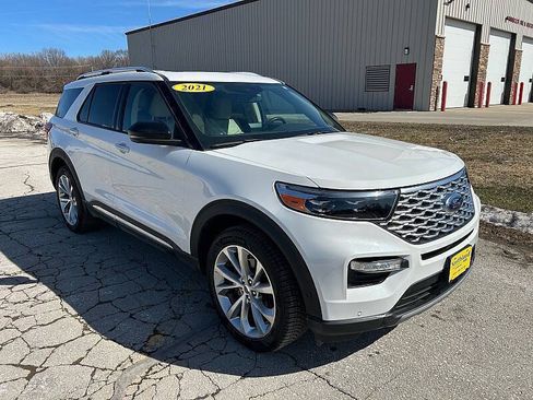 Used 2021 Ford Explorer Platinum w/ Equipment Group 601A AWD/4WD image 44