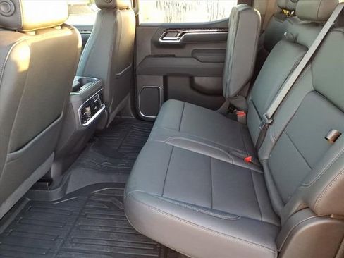 New 2025 GMC Sierra 1500 SLT w/ SLT Premium Plus Package image 7