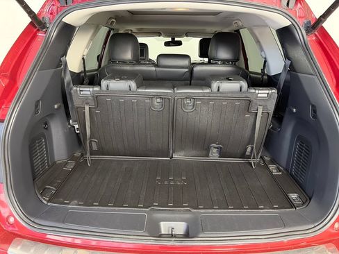 Used 2016 Nissan Pathfinder Platinum w/ Family Entertainment Package AWD/4WD image 27