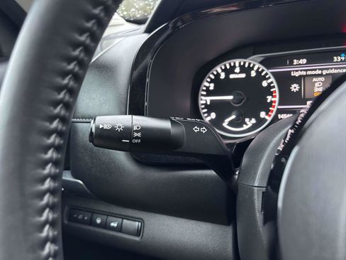 Used 2025 Nissan Pathfinder SL w/ SL Premium Package image 32