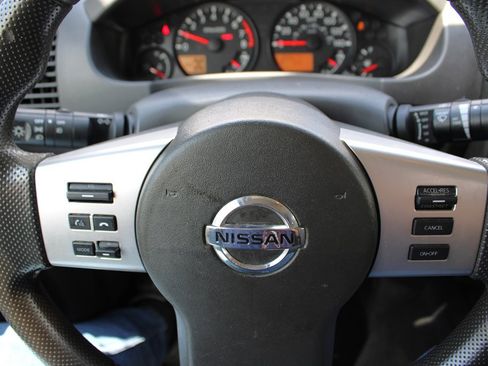 Used 2013 Nissan Frontier SV image 22