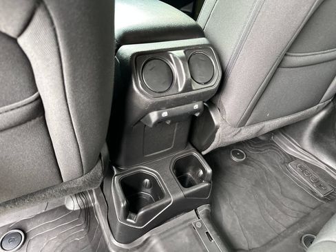 Used 2022 Jeep Wrangler Unlimited Sport AWD/4WD image 32