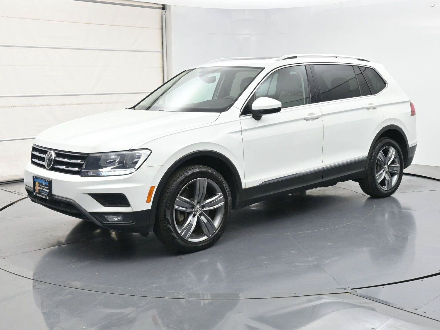 Used 2020 Volkswagen Tiguan SEL w/ 3rd Row Seat Package AWD/4WD image 1