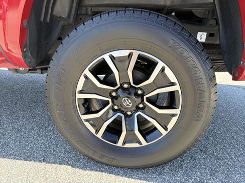 Certified 2023 Toyota Tacoma TRD Sport w/ Advanced Technology Package AWD/4WD image 29