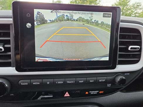 Used 2024 Hyundai Venue Limited FWD image 21