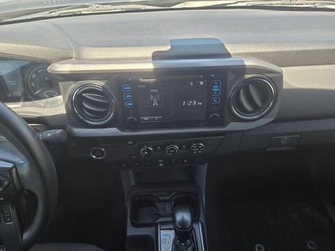 Used 2019 Toyota Tacoma TRD Sport w/ Technology Package RWD image 10