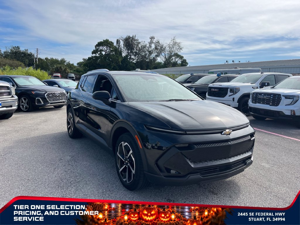 Used 2026 Chevrolet Equinox EV LT FWD image 3