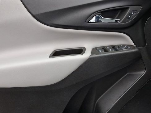 Used 2024 Chevrolet Equinox LS w/ LS Convenience Package image 17