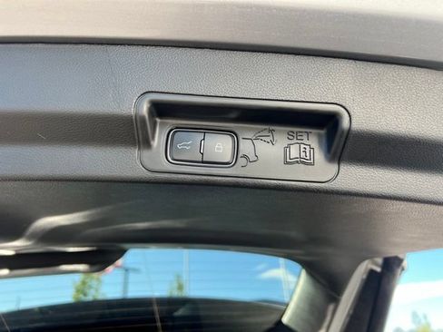 Used 2024 Ford Explorer XLT w/ Equipment Group 202A AWD/4WD image 17