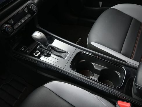 Used 2022 Nissan Kicks SR w/ Premium Package FWD image 14