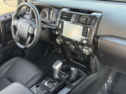 Used 2022 Toyota 4Runner TRD Off-Road Premium AWD/4WD image 29