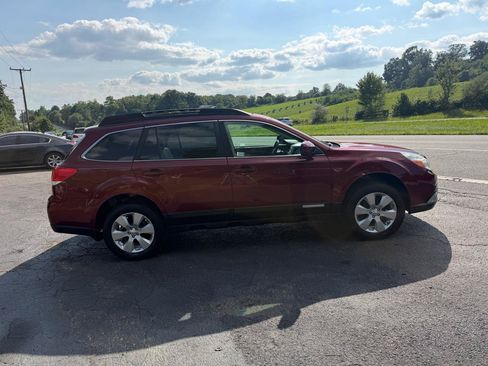 Used 2011 Subaru Outback 2.5i Limited w/ PWR Moonroof Pkg AWD/4WD image 8