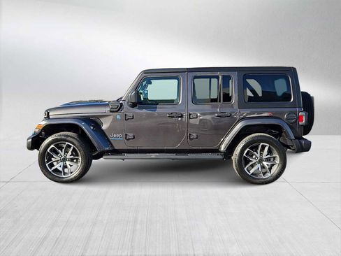 Used 2024 Jeep Wrangler Sport S image 5