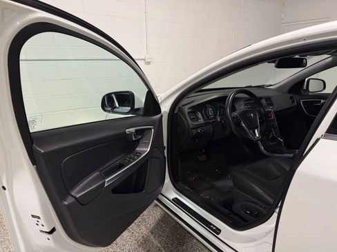 Used 2014 Volvo S60 T5 w/ Climate Package image 9