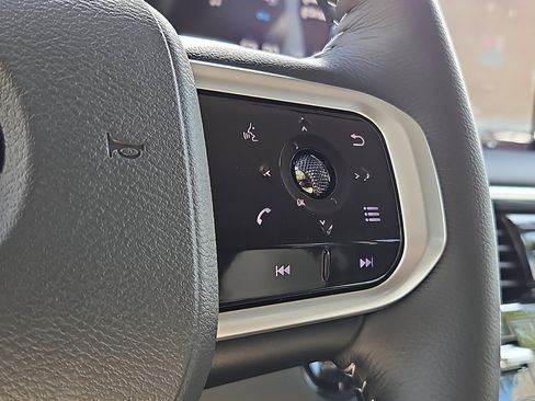 New 2026 Nissan Armada SV image 17