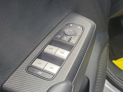 Used 2024 Mitsubishi Outlander SE image 19