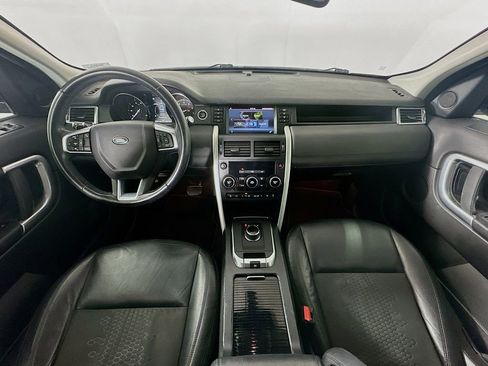Used 2019 Land Rover Discovery Sport SE image 10
