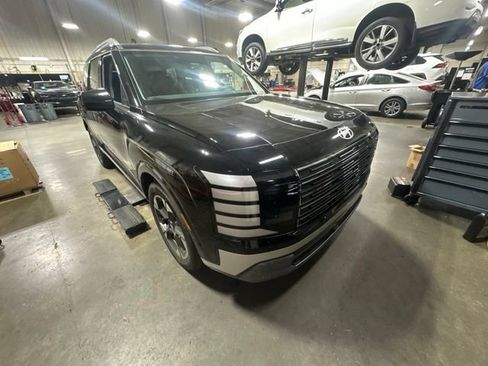 Used 2026 Hyundai Palisade Limited FWD image 1