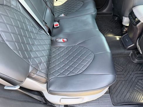 Used 2022 Toyota Highlander LE image 20