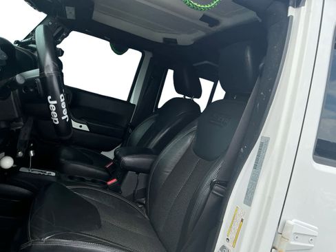 Used 2017 Jeep Wrangler 75th Anniversary image 18