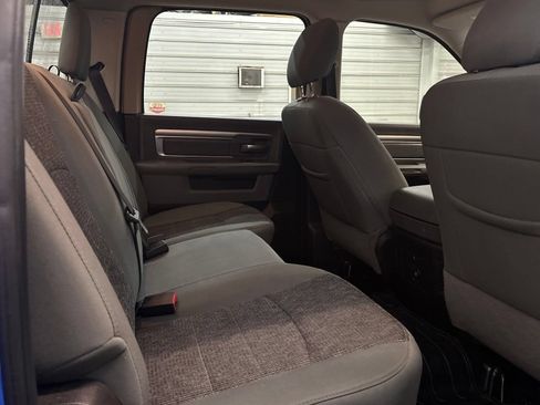 Used 2018 RAM 1500 SLT AWD/4WD image 31