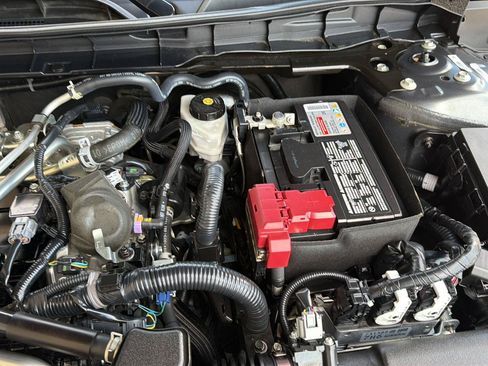 Used 2025 Nissan Altima 2.5 SV FWD image 34