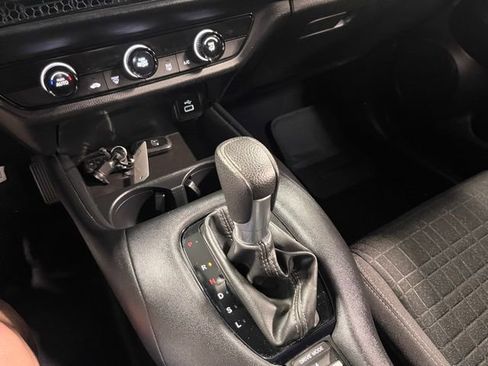 Used 2023 Honda HR-V LX image 29