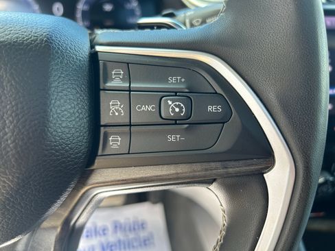 Used 2024 Jeep Grand Cherokee Limited AWD/4WD image 27