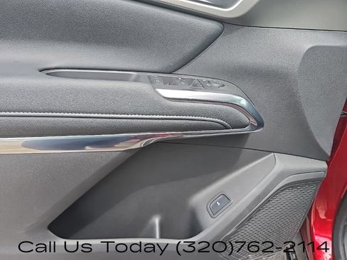 Used 2025 Chevrolet Traverse LT w/ Driver Confidence Package AWD/4WD image 12