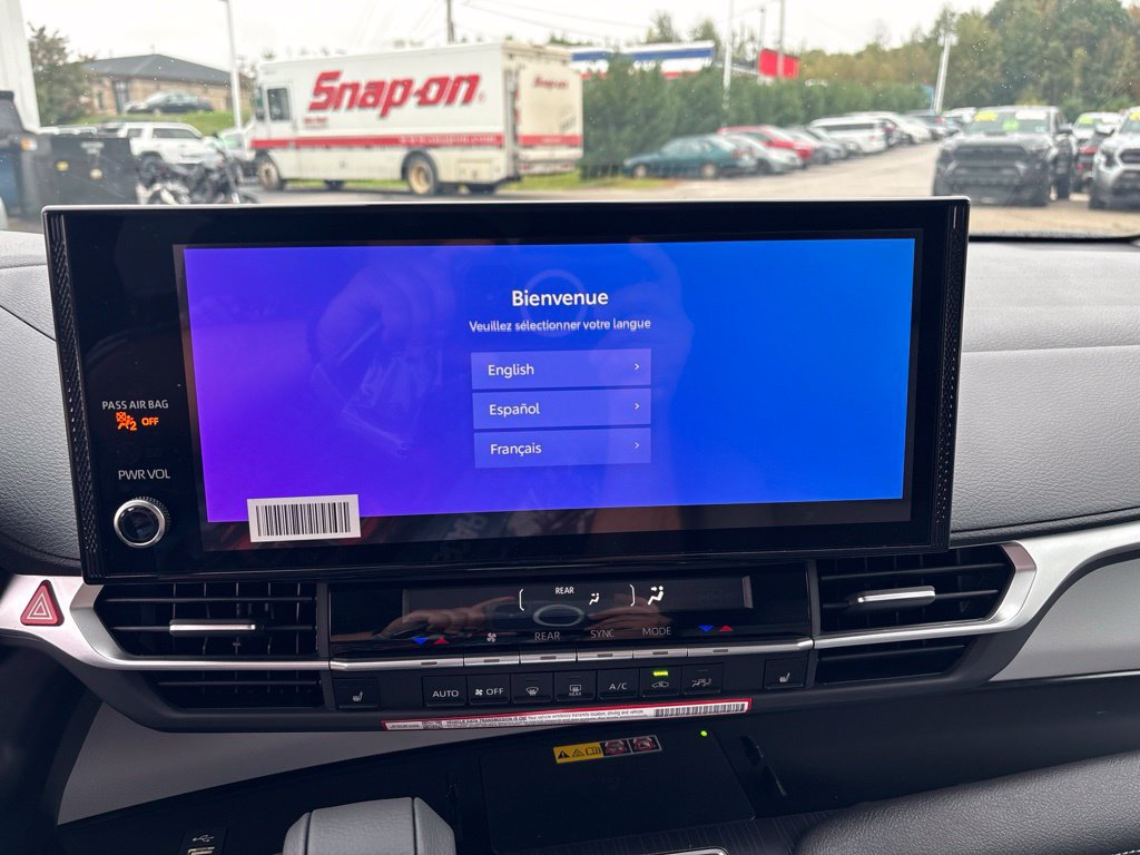 Used 2026 Toyota Sienna XLE AWD/4WD image 25