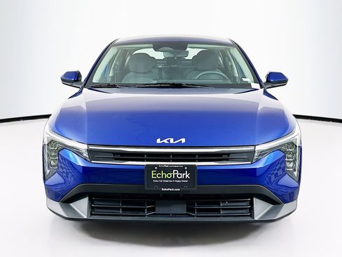 Used 2025 Kia K4 LXS image 2
