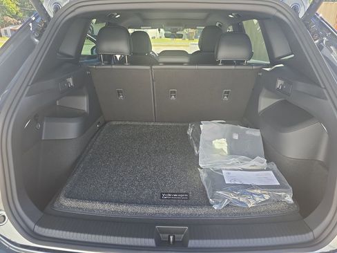 New 2026 Volkswagen Tiguan SE R-Line AWD/4WD image 17