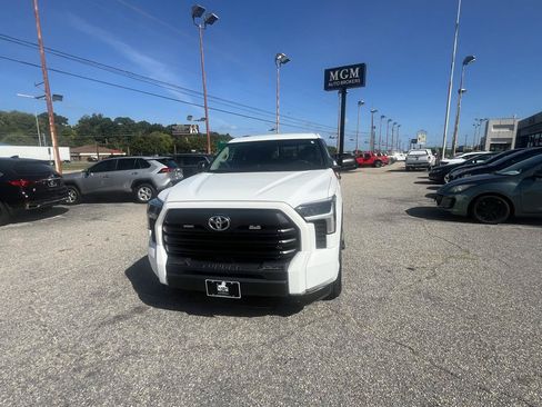 Used 2022 Toyota Tundra SR5 AWD/4WD image 5