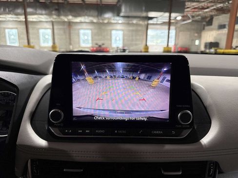 Used 2022 Nissan Rogue SV AWD/4WD image 24