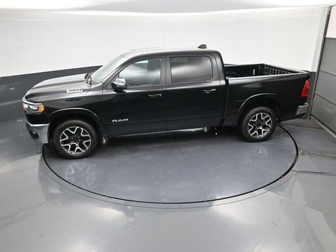 Used 2025 RAM 1500 Laramie AWD/4WD image 29