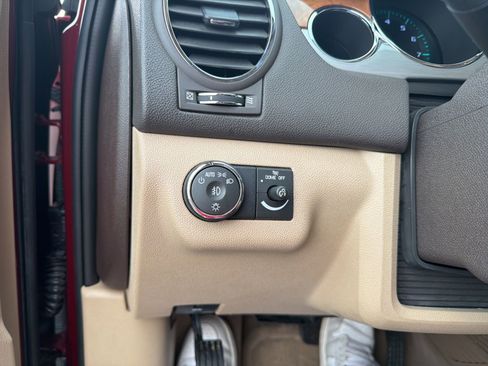 Used 2011 Buick Enclave CXL w/ LPO, Cargo Convenience Pkg image 18