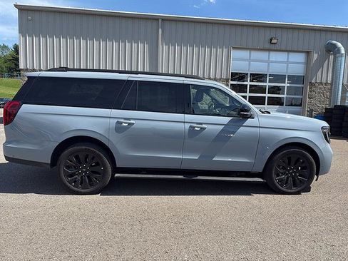 Used 2025 Ford Expedition Max Platinum w/ Stealth Appearance Package AWD/4WD image 5