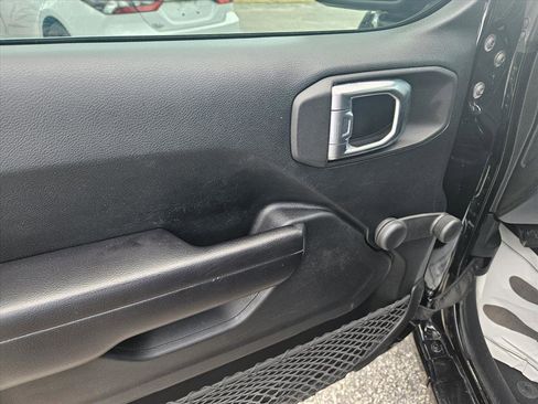 Used 2021 Jeep Wrangler Unlimited Sport AWD/4WD image 9