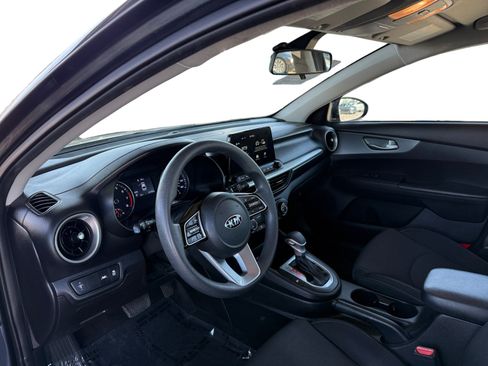 Used 2021 Kia Forte LXS FWD image 9