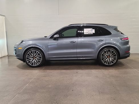 New 2026 Porsche Cayenne image 2