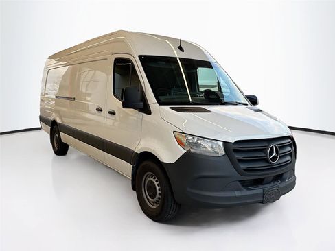Used 2025 Mercedes-Benz Sprinter 2500 image 26