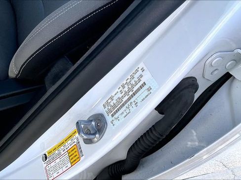 Used 2022 Ford Escape S AWD/4WD image 17